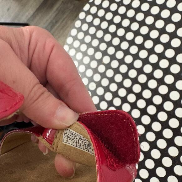 VIONIC Rest Paros Red Croc Strappy Back Strap Sandals Flat Orthaheel Women's 9M - Picture 2 of 7